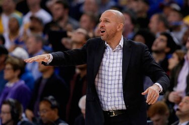 Jason Kidd no podrá seguir al frente de los Bucks, por operación de cadera