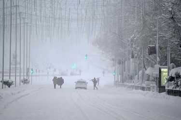 Tormenta de nieve siembra el caos en España y deja al menos tres muertos