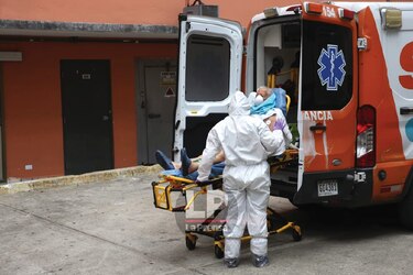 El virus golpea al personal sanitario en el Seguro Social