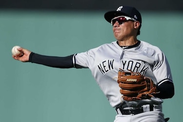 Torreyes pasa de Yankees a Cachorros en canje por otro pelotero o dos dólares