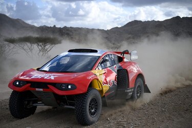 El Dakar echa raíces en el desierto saudita