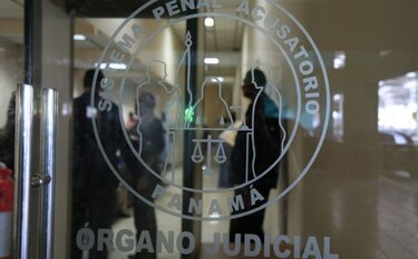 Aplican impedimento de salida del país y reporte periódico a 19 personas por sustraer dinero de cuentas bancarias