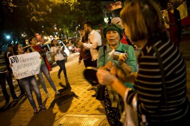 Oposición venezolana se queja de ‘captahuellas’ para la compra de productos