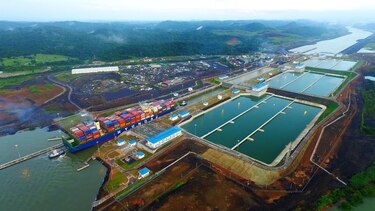 Paso de buque con gas natural licuado debutará por el Canal