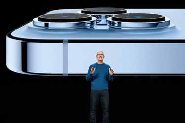 Apple presenta el iPhone 13 con mejoras en cámara y batería