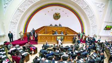 Referéndum pasa primer debate en Venezuela