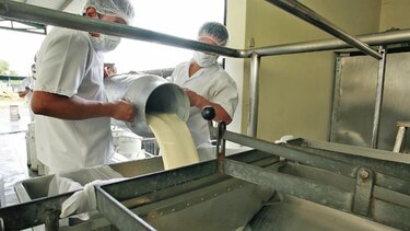 Reducen precio a productores de leche grado C