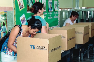 Seis agrupaciones buscan convertirse en partidos para  2024