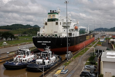 Canal de Panamá acuerda aumento salarial con capitanes y oficiales