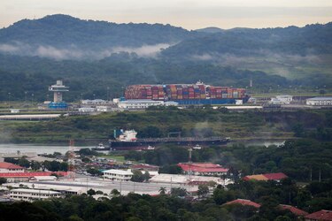 Ingresos del Canal de Panamá al alza, pero deja de ganar más por la sequía