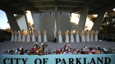 Trump se reunirá con víctimas de la masacre en Florida