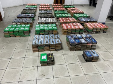 Decomisan 1,512 paquetes con droga en un puerto de la provincia de Colón