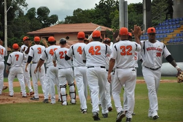 Holanda vapulea a Venezuela en camino a la final