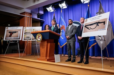 El sospechoso del tiroteo en un evento de Trump es acusado de intento de asesinato del presidente de Estados Unidos