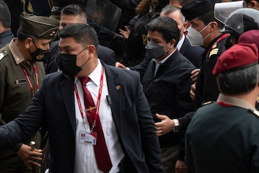 Presidente Pedro Castillo acude finalmente a declarar a la sede de la Fiscalía de Perú