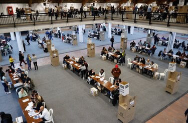Miedo, dudas y esperanza: así vivieron los colombianos en Panamá la elección presidencial