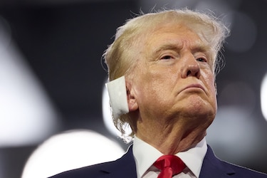 Trump carga contra Biden y Harris tras la dimisión de la directora del Servicio Secreto
