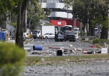 Manifestación en la avenida Balboa deja enfrentamientos y un policía herido