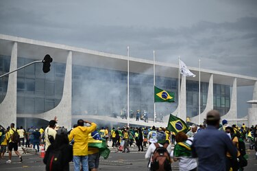 Supremo archiva recurso contra diputados acusados de incitar golpe en Brasil