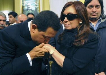 Fernández decreta tres días de duelo nacional en Argentina por muerte Chávez