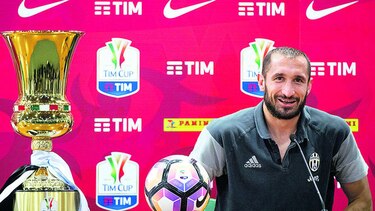 Juventus va por su primer título del posible triplete