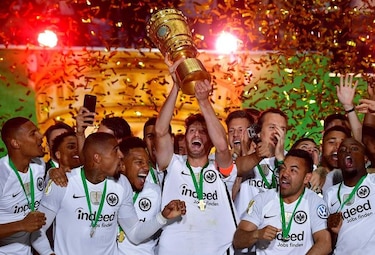 El Eintracht Fráncfort sorprende al Bayern en final de Copa de Alemania