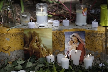 Entre homenajes y sepelios, México llora a sus muertos por el sismo