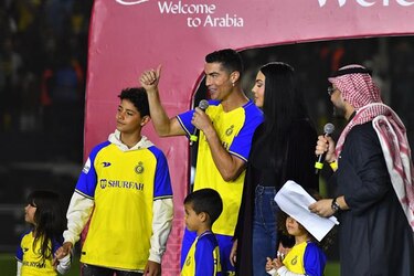 Con Cristiano Ronaldo en las gradas, Al Nassr gana 2-0 a Al Tai