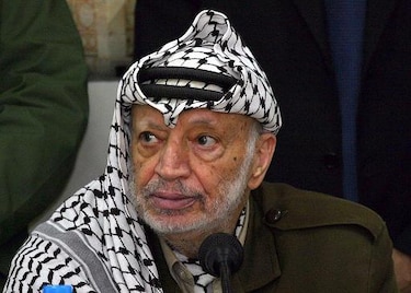 Arafat habría sido envenenado con polonio, sugiere un equipo forense