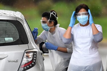 Más de 8,000 muertos por coronavirus fuera de los hospitales en Inglaterra