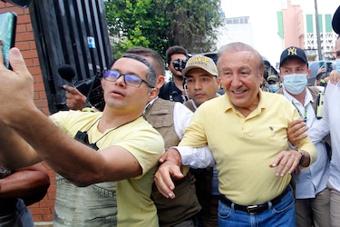 Rodolfo Hernández recibe a regañadientes los apoyos de la derecha en Colombia