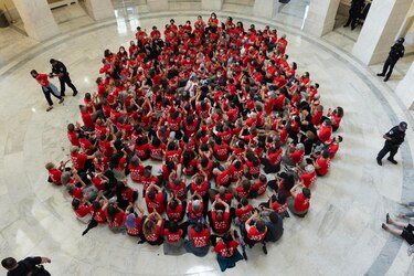 Policía detiene a 200 personas por protestar en el Congreso contra la visita de Netanyahu