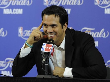 Técnico de Miami Heat ante difíciles preguntas sobre Pacquiao