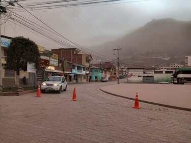 Ecuador informa de la erupción de un segundo volcán