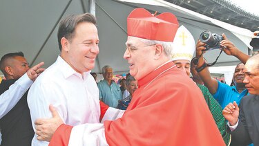 Gobierno dona millones de dólares a la Iglesia católica