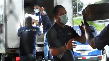 Panameños se pintaron de azul con Tigo