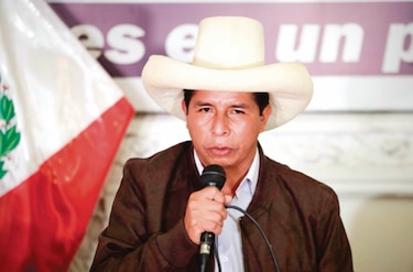 Presidente de Perú declara ante la Fiscalía por presunto plagio de su tesis