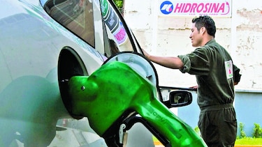 Aumenta el tráfico de combustible mexicano