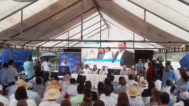 Firman contrato APP para rehabilitar 246 kilómetros en Panamá este