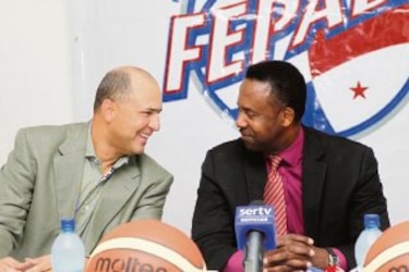 Blackman tira, Bolita Ellis se defiende