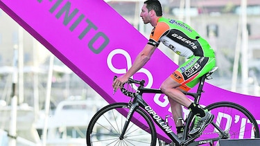 Expulsan a ciclistas del Giro por dopaje