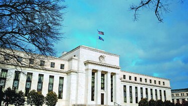 Funcionario de la FED insiste en alza de tasas
