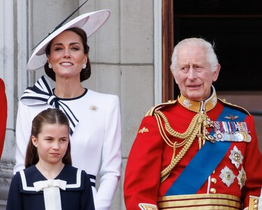 La princesa Kate reaparece en público a bordo de una carroza con sus hijos