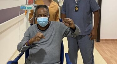 Pelé se apresta a salir del hospital, dice su hija