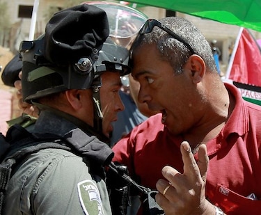 Cristianos de Belén se enfrentan a Ejército israelí por muro de separación
