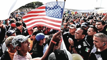 El dilema de la caravana: colarse a Estados Unidos o quedarse en México