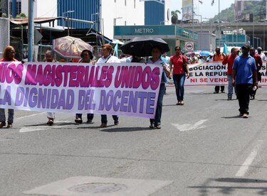 Docentes declaran huelga de 48 horas a partir de mañana