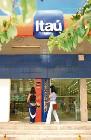 Itaú pacta fusión con CorpBanca