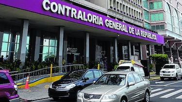 237,876 funcionarios en 2017