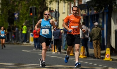 Una atleta ciega recibe el histórico  permiso para correr en un Mundial ultra